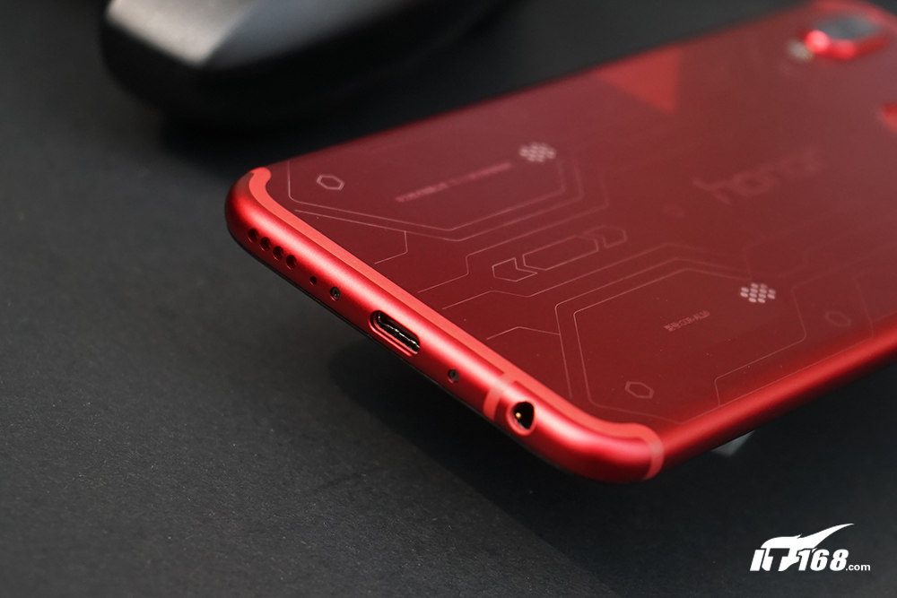 玩家专属图腾 荣耀Play魅焰红酷玩版图赏